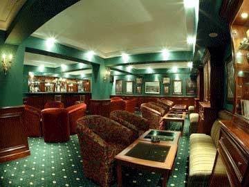 Lancaster Raouche Hotel